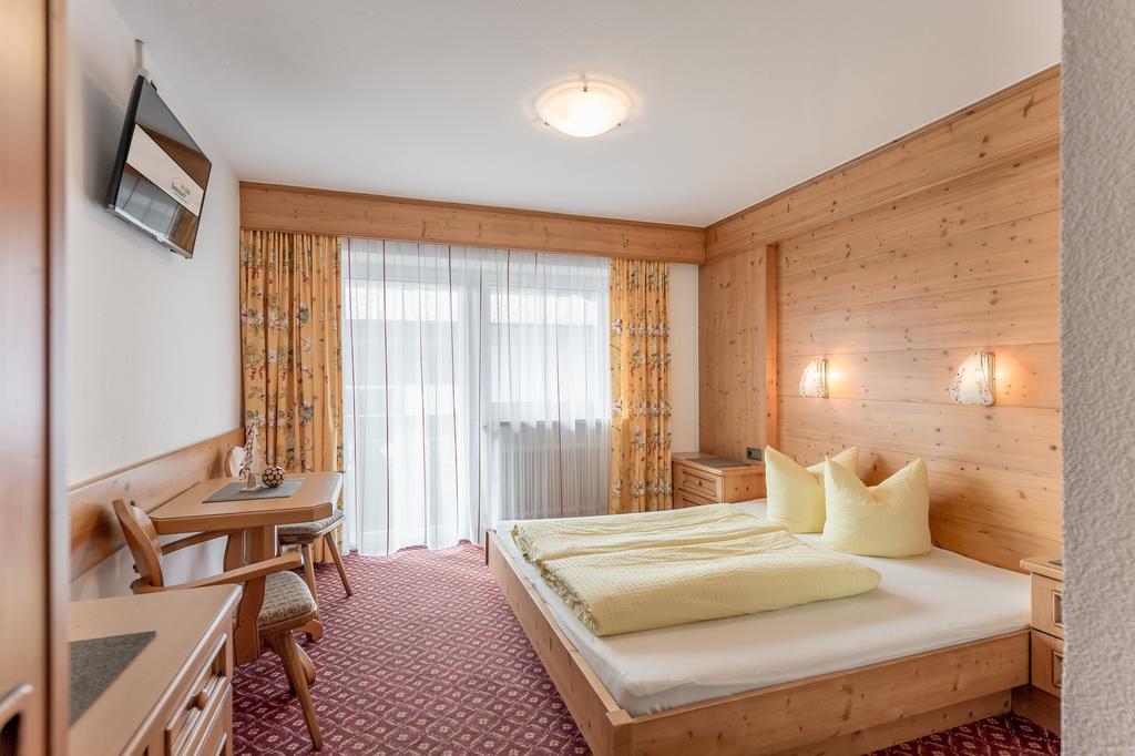 Ferienhaus Apart Sonnzeit Сьолден Стая снимка